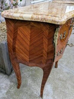 Old Chest Of Drawers In Rosewood Marquetry With Marble And Bronze, Louis XV Style -Room Fold Zone 46e7eaf6 d2b2 4d59 832f fbf29e34353a