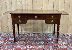 Restoration Desk In Mahogany And Leather Top From The 19th Century -Room Fold Zone 46f7210e 7538 4488 bb15 d0e7a4517c90