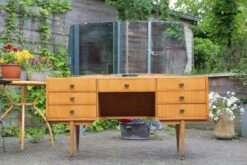 Convenient Dressing Table Sideboard In Varnished Lemon Wood, Circa 1960 -Room Fold Zone 47a98757 6c17 499b 8886 c44f1ae537a4