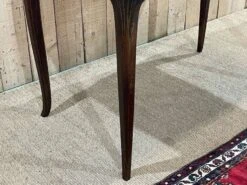 Louis XV Style Oak Desk Table From The Early 20th Century -Room Fold Zone 4a35abe2 7904 4cd6 b7fd 1e204eca3158