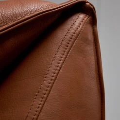 Le Bambole Lounge Chair & Footrest By Mario Bellini For B&B Italia, 1972 -Room Fold Zone 4b790307 8bfb 4817 b2ce 19f272fd9452