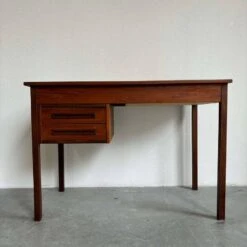 Vintage Desk With Vanity -Room Fold Zone 4b9aad68 121e 45e8 b990 d882f04764ed