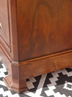 Large And Old Chest Of Drawers In Burl Walnut -Room Fold Zone 4fb18edb 2476 4199 bdf9 c0eecc0ae710