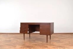 Mid-Cetury German Walnut Desk, 1960s. -Room Fold Zone 50933fbe dff3 4319 b786 555347c61669