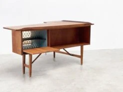 Boomerang Double Sided Desk By Peter Løvig Nielsen -Room Fold Zone 593e7dc4 efe6 454c 94f3 0976b61e5788