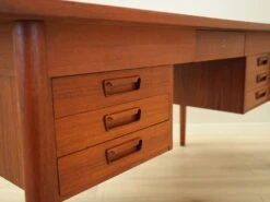 Teak Desk, Danish Design, 1960s, Production: Denmark -Room Fold Zone 5a0ae4cf 5f7d 41c7 8bdd 23ee350d4391
