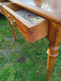 Antique Louis XVI Style Dressing Table -Room Fold Zone 5a1cc347 657e 4f7e 8229 28b9dfec7571