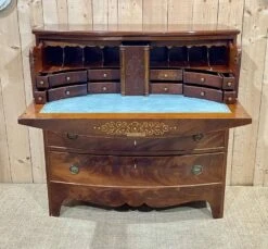 English Secretary Chest Of Drawers From The 1950s -Room Fold Zone 5a67ae23 b559 4bf8 8953 4e2fab2cfd9e