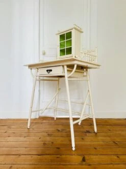 Old Art Nouveau Dressing Table -Room Fold Zone 5c6be6f7 6a38 49bb 9f8e 4b626bdf04e2