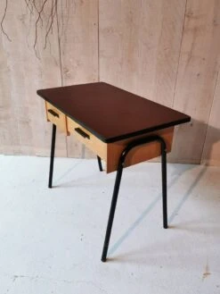 Tubular Desk -Room Fold Zone 5e2e3303 99c3 4291 9022 eba4db3a7084