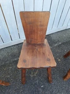 Breton Brutalist Table And Chairs Set -Room Fold Zone 6020a5d4 9cb8 4344 b304 2032e1c48b99