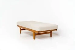 “H9” Daybed In Oak By Poul M. Volther For FDB Møbler (Denmark, 1960s). -Room Fold Zone 65810063 4b5f 46e3 8407 b21a3b08b7d7