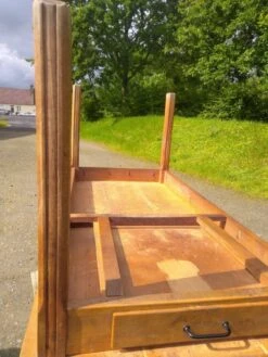 Old Farm Table -Room Fold Zone 65fe258f d60d 4e47 8977 3d55ccfe8bcc