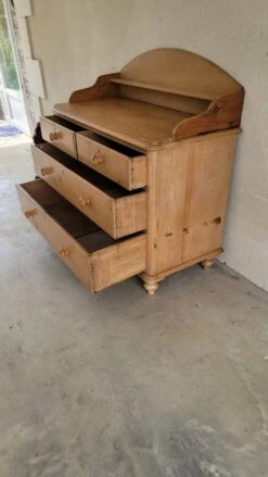 Pichpin Victorian Chest Of Drawers -Room Fold Zone 66649a9f 6aed 4341 8687 7d31321b9a37