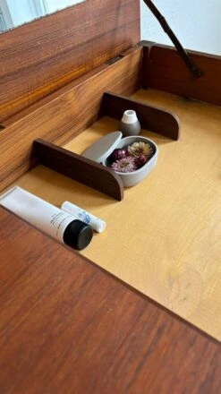 Vintage Desk With Vanity -Room Fold Zone 6a410f13 4cef 4d62 98e6 7a3325d0707c