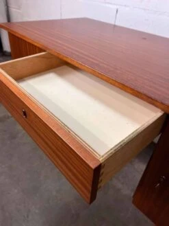 Vintage Wooden Desk/desk -Room Fold Zone 6a5ea966 12e4 43a8 a48c fcd155aab405