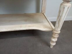 Weathered Dressing Table -Room Fold Zone 6adbaad2 d67e 436f 8bac 2d13144adebd