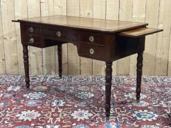 Restoration Desk In Mahogany And Leather Top From The 19th Century -Room Fold Zone 6b33897b 9bb4 498e 8a10 f1bfffcc5d85