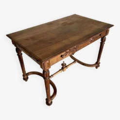 Renaissance Style Walnut Desk -Room Fold Zone 6b4ae78b 0fd2 4d62 af7f 5a9de9e3a673