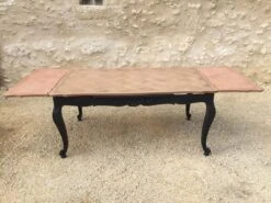 Louis XV Style Table In Restyled Mahogany With Natural Wood Top -Room Fold Zone 70d23f29 d34a 4a78 970a 185e68e533ab