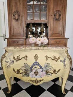 Antique Louis XV Style Chest Of Drawers -Room Fold Zone 7130bb43 088a 477f a3af c93732608b9d