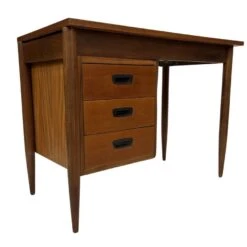 Vintage Desk 1960s Compact Workplace Design -Room Fold Zone 7185e01e 0fe8 44fa 90e9 594cca7b70d5