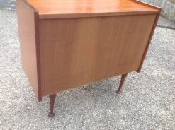 Vintage Teak Veneer Chest Of Drawers From The 60s -Room Fold Zone 7193eb42 5227 402a 8fd1 bccb6be69710