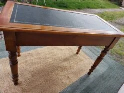 Leather Top Desk, 2 Extensions -Room Fold Zone 775a06d9 977f 48e7 a618 ef1ddd5c8366