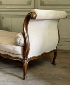 Louis XV Daybed In Beech Carved On All 4 Sides, France -Room Fold Zone 779b3470 bb23 4d3f 9963 f312a6b3478d