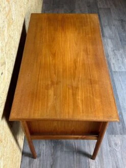 60er 70er Jahre Teak Writing Desk Schreibtisch Von Gunnar Nielsen Für Tibergaard -Room Fold Zone 7bb85849 80cf 404d a208 fea6be3c3034