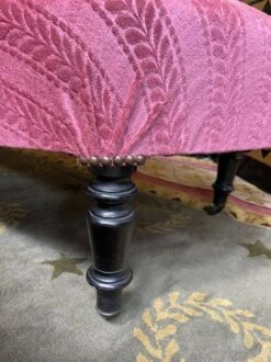 Meridian Toad Napoleon III Pink Velvet -Room Fold Zone 7ca2fb06 50f9 4a94 8cc0 c29b44fe09e4