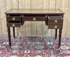 Restoration Desk In Mahogany And Leather Top From The 19th Century -Room Fold Zone 7e3b349b b447 4cc4 8c86 f630f7627fdc
