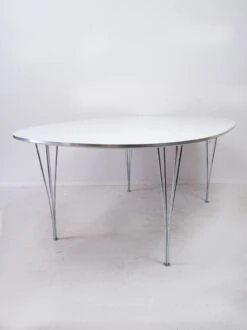 Superellipse Dining Table By Fritz Hansen, 1974 19 Superellipse Dining Table By Fritz Hansen, 1974 -Room Fold Zone 7ef4155f 2cff 406b b272 52ceddc5059e