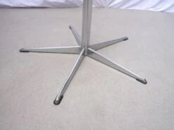 Round Table With Chrome Base -Room Fold Zone 8155c1a9 94df 460c 938a c56767fca157