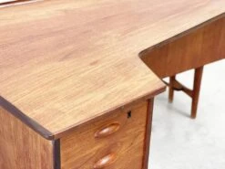 Boomerang Double Sided Desk By Peter Løvig Nielsen -Room Fold Zone 820a0afb 1a84 433a aa14 ff55866e8620