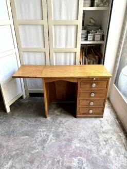 Wooden Desk With 4 Drawers And 2 Shelves -Room Fold Zone 84001e9b 6068 4f48 bce7 d0610dc6c823