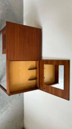 Vintage Desk With Vanity -Room Fold Zone 8e4dabc1 bce7 459e a6b1 9d114f8a3ff3