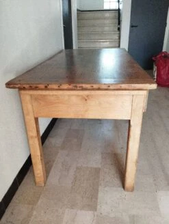 Farmhouse Table -Room Fold Zone 8f807375 a780 462a 95aa 977c65c4bb4a