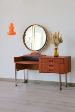 Dressing Table - Large Round Mirror - 1960s -Room Fold Zone 911a1ae1 e077 401d 801b 91e849a6bb85