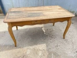 Table Or Large Desk With One Drawer In Carved Solid Oak Doweled Feet 1900 -Room Fold Zone 91923b0c e52c 47c1 a9e2 2bdb9459dd96