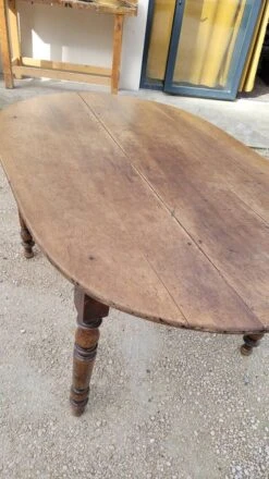 Oval Burgundy Farm Table In Solid Oak 19th -Room Fold Zone 93b42d44 e084 44ea a9b5 e6472dcf2c9e