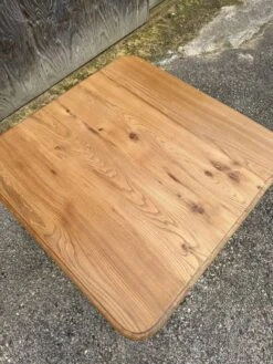 Square Table -Room Fold Zone 93f4b713 889e 46a9 9b09 11b11c839b21