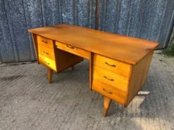 Vintage Desk With Oak Compass Legs -Room Fold Zone 94ae83d6 a8fd 44dd 971e 8565a40b9756