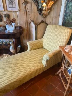 Old Chaise Longue -Room Fold Zone 9587b656 12a4 475c b074 68490f960d1f
