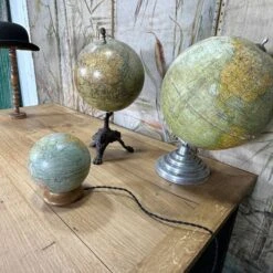 Large Double Desk -Room Fold Zone 95cd44d3 10ce 404d ab00 77765464990c