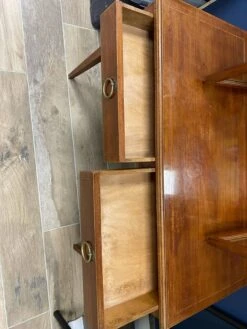 Dressing Table, Triptych Mirror And Tassel Lamps 33 Dressing Table, Triptych Mirror And Tassel Lamps -Room Fold Zone 981e7228 ae15 44af 8f8a 81157a7bebcb