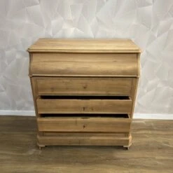 White Marbled Dressing Table -Room Fold Zone 99a1cde7 7ede 4acf 8171 41d5afc5386d