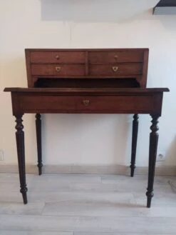 Tiered Desk -Room Fold Zone 9a27358d 82b6 4e29 a26e 74a9ed739f88