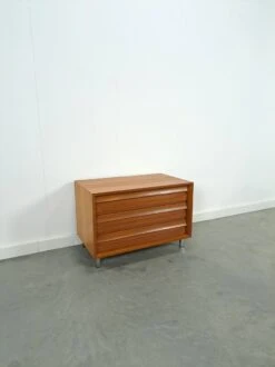 Ladekast Fineer Franzmeyer Möbel Met Chromen Poten -Room Fold Zone 9b38ddcb f06a 437e a155 8886f934f170