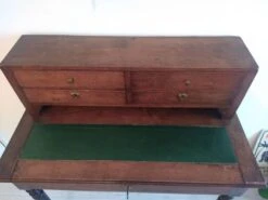 Tiered Desk -Room Fold Zone 9e2fd424 f266 48a2 b205 a93b1f2a6417